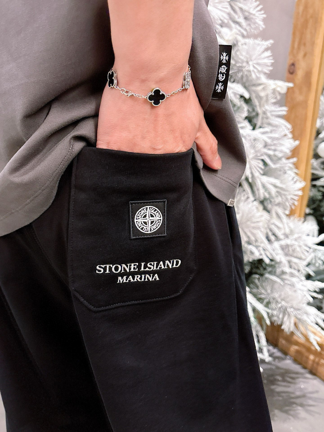 Dio X Stoen Island 25fw新款休闲裤尺码：M-3XL版型：直筒休闲裤工艺：小卫衣料 