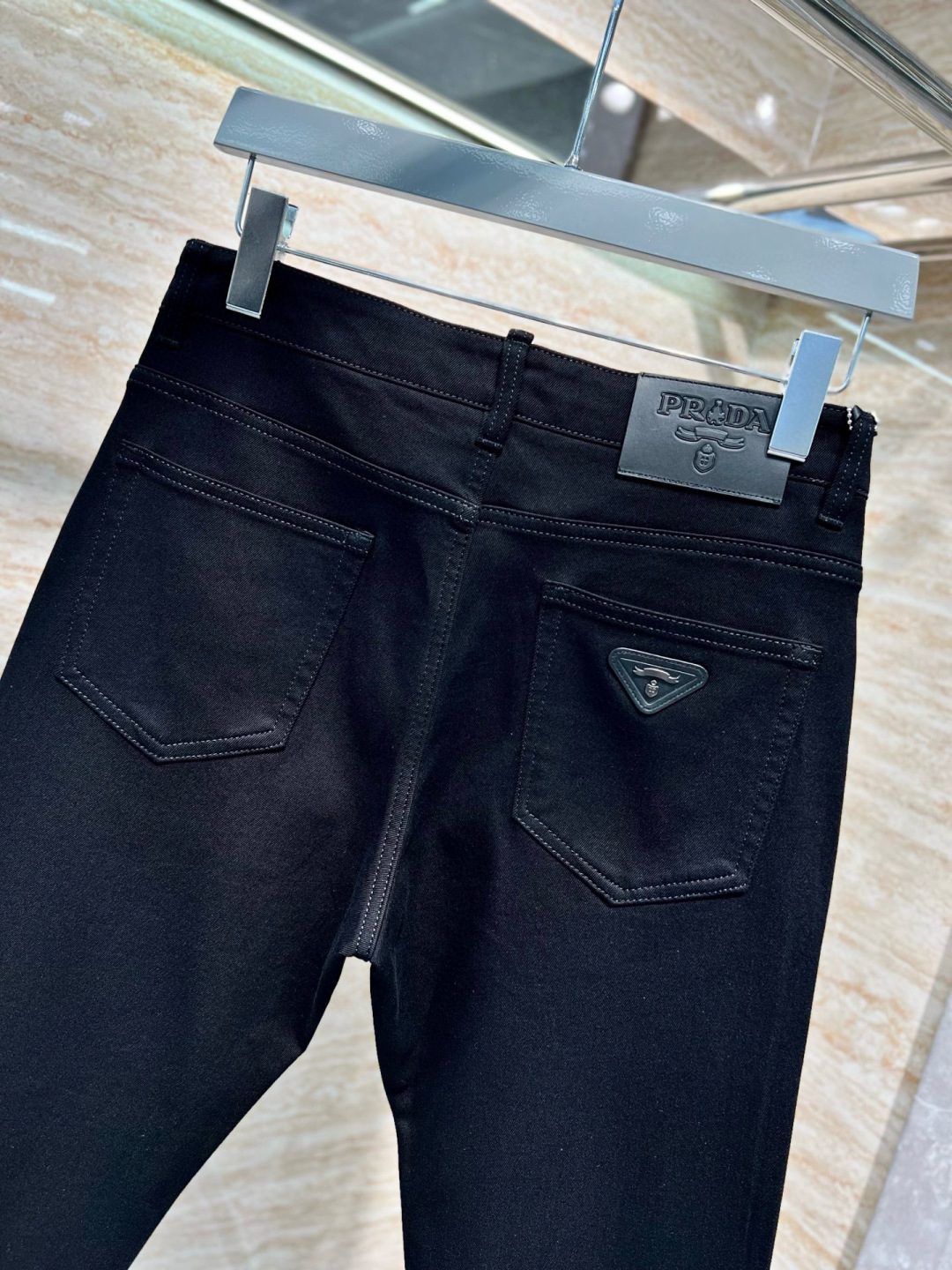 𝟐𝟎𝟐𝟓秋冬上新高订轻奢牛仔 现货供应 特殊成份莱赛尔面料 锁色黑牛 免烫抗皱𝟏𝟓𝟗𝟗# 黑牛 码数: 