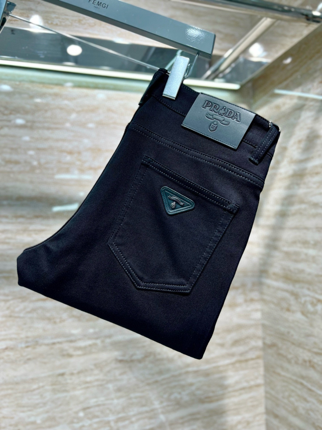 𝟐𝟎𝟐𝟓秋冬上新高订轻奢牛仔 现货供应 特殊成份莱赛尔面料 锁色黑牛 免烫抗皱𝟏𝟓𝟗𝟗# 黑牛 码数: 