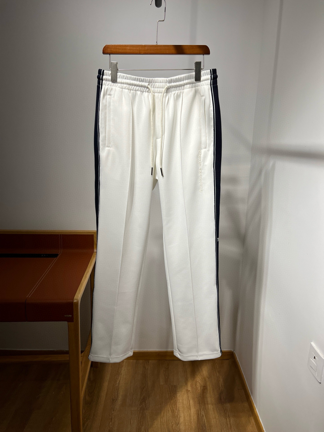 【秋季新款】亚历山大WANG*抽绳可再生尼龙直筒棉质休闲裤 代工厂出品。新品！质地柔软舒适、绸缎般质感、