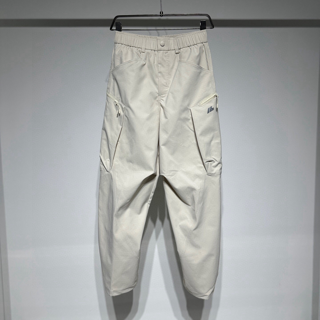 巴黎世家2025新品发售！ 工装元素系列运动休闲裤精细打造！采用工装立体口袋设计！水洗工艺面料不易变形褪