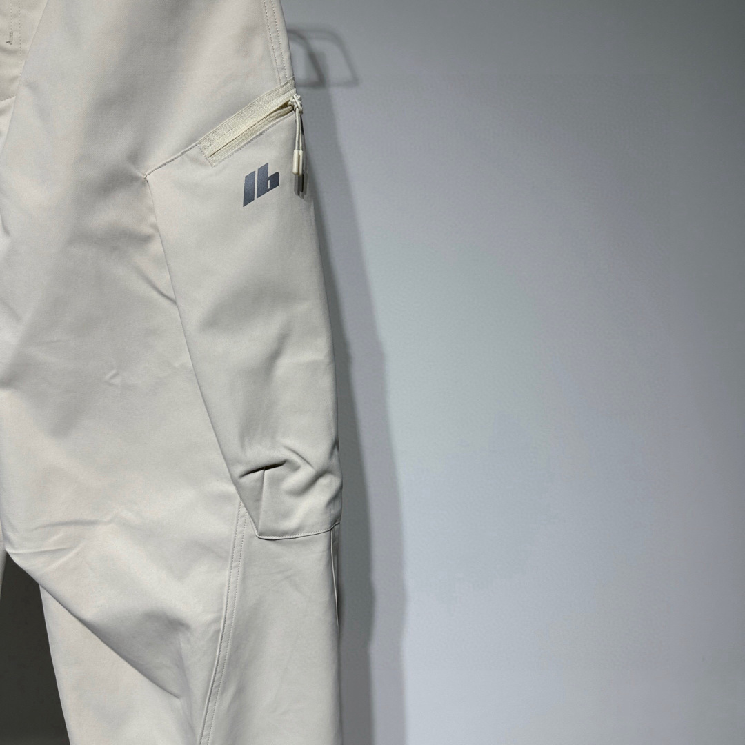 巴黎世家2025新品发售！ 工装元素系列运动休闲裤精细打造！采用工装立体口袋设计！水洗工艺面料不易变形褪