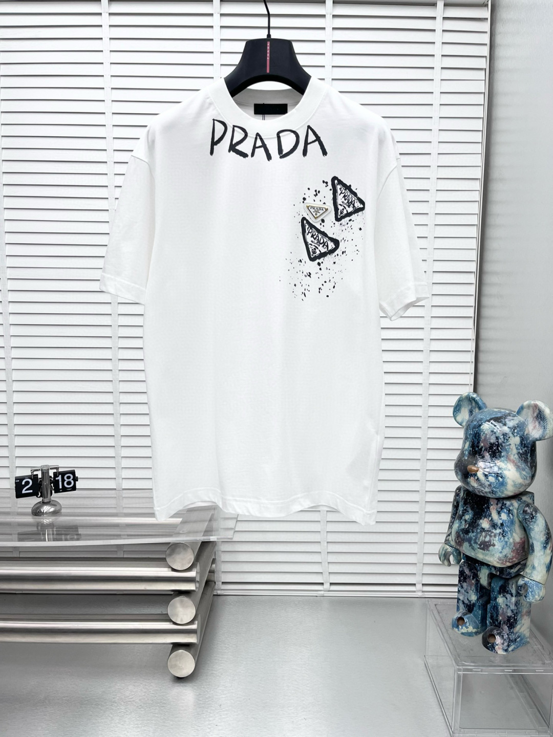 Prad* 2025春夏新款短袖圆领T恤 高端订制 设计前卫时尚！品牌logo重工艺设计 高端定制260