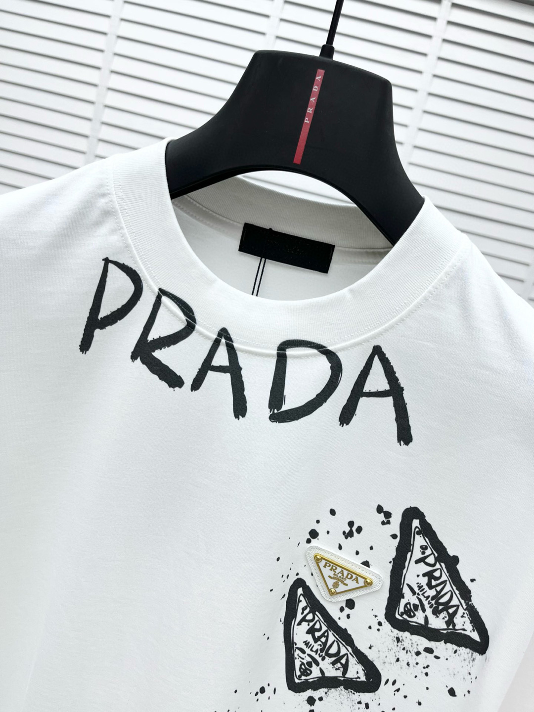 Prad* 2025春夏新款短袖圆领T恤 高端订制 设计前卫时尚！品牌logo重工艺设计 高端定制260