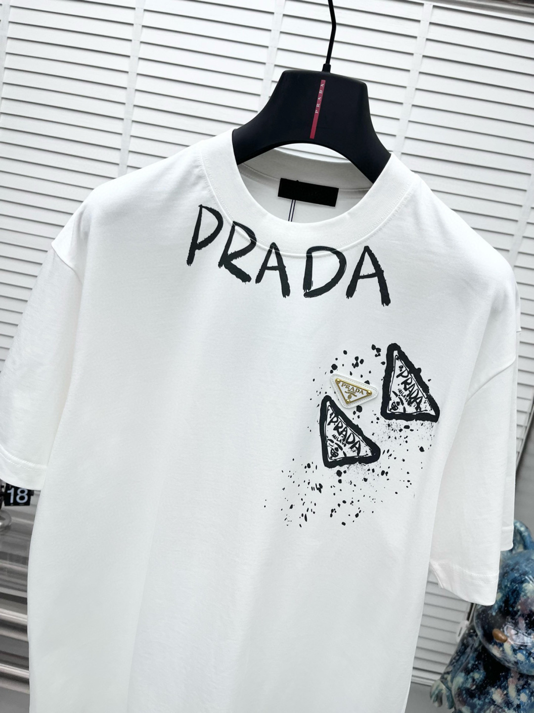 Prad* 2025春夏新款短袖圆领T恤 高端订制 设计前卫时尚！品牌logo重工艺设计 高端定制260