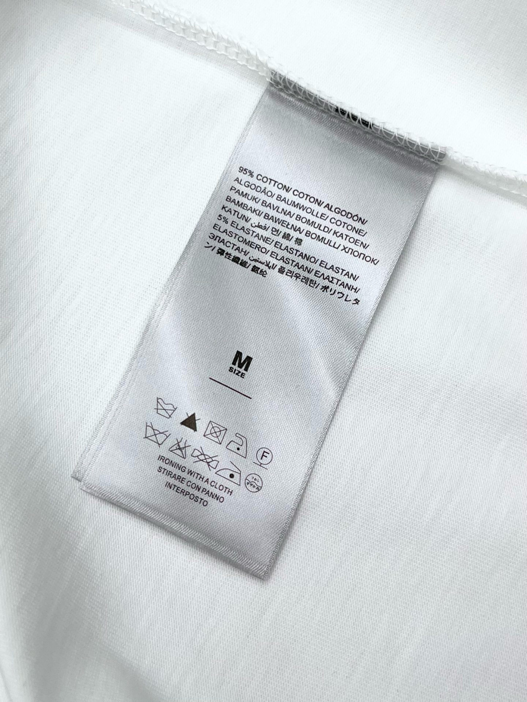 Prad* 2025春夏新款短袖圆领T恤 高端订制 设计前卫时尚！品牌logo重工艺设计 高端定制260