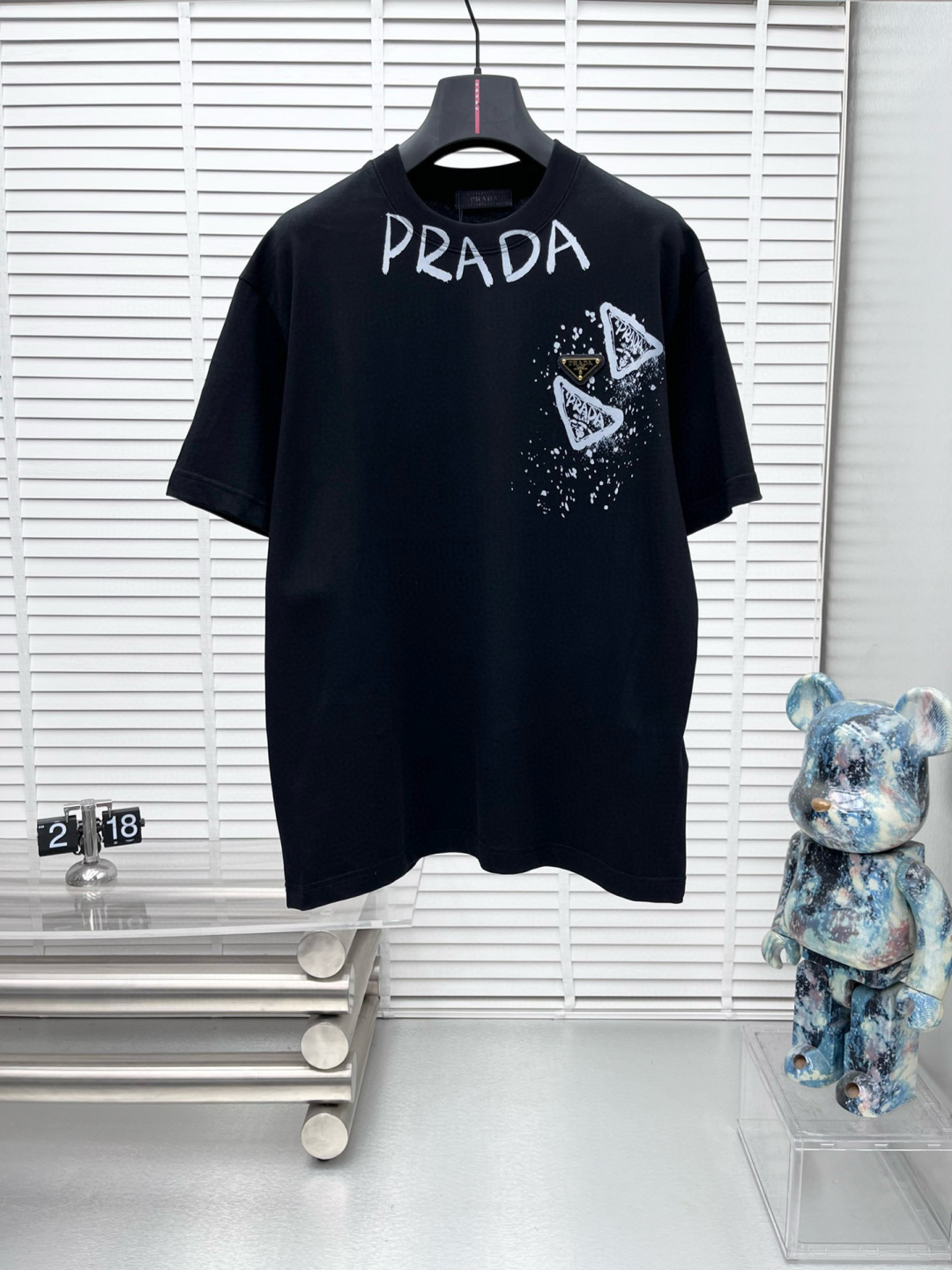 Prad* 2025春夏新款短袖圆领T恤 高端订制 设计前卫时尚！品牌logo重工艺设计 高端定制260