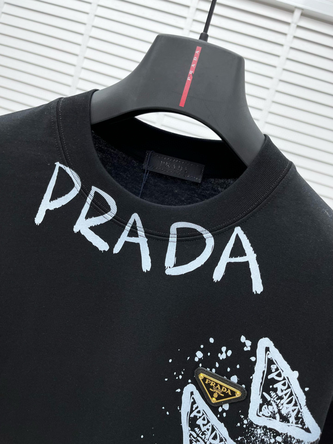 Prad* 2025春夏新款短袖圆领T恤 高端订制 设计前卫时尚！品牌logo重工艺设计 高端定制260