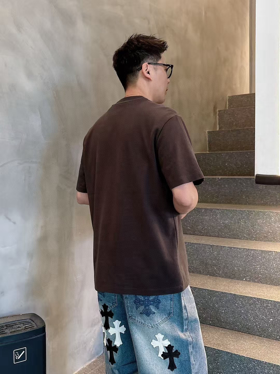 普拉达短袖系列季度：2025春夏颜色：黑色 白色 铁灰色 杏色尺码: m-3XL版型：微阔版型克重：23