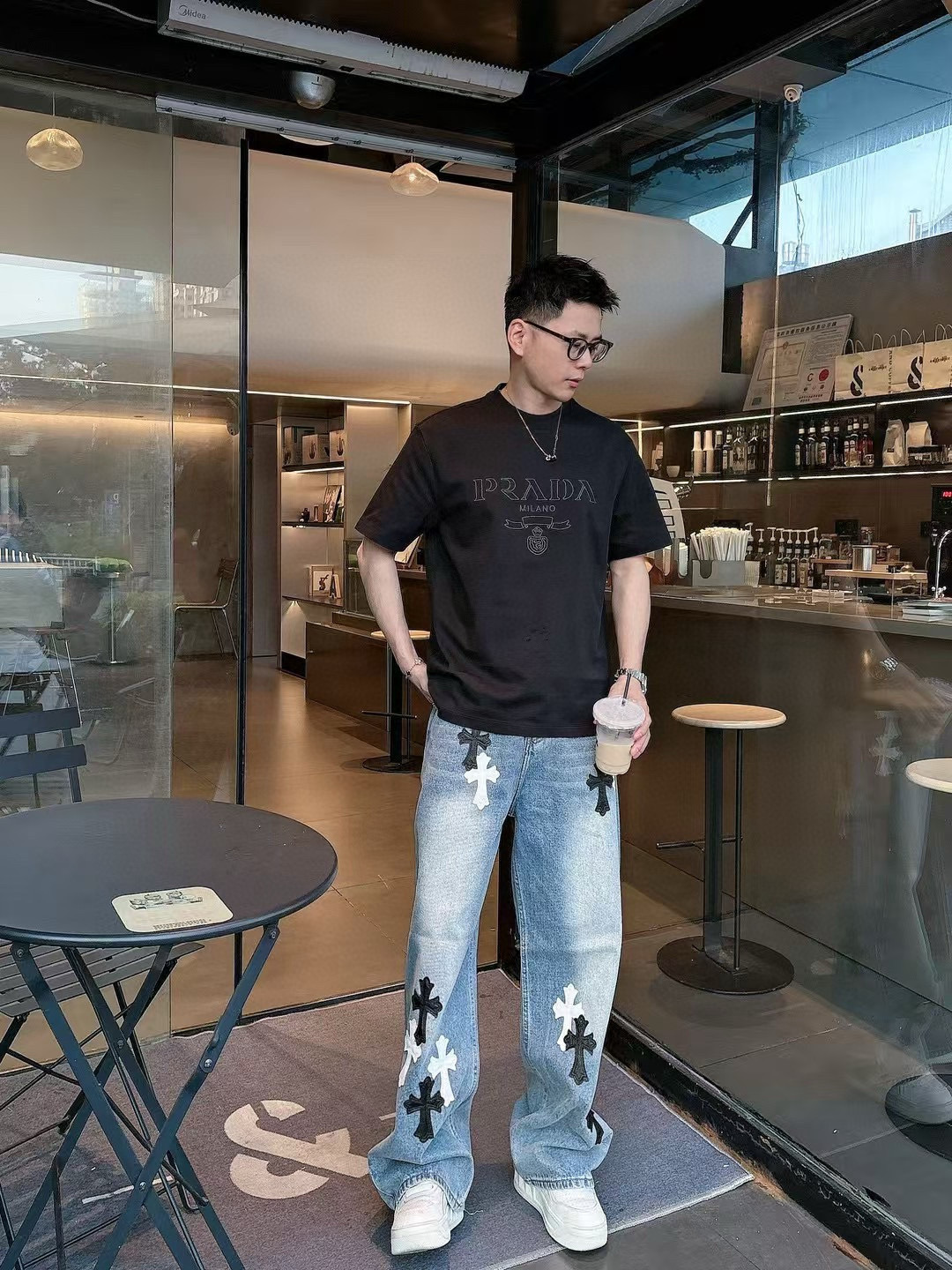 普拉达短袖系列季度：2025春夏颜色：黑色 白色 铁灰色 杏色尺码: m-3XL版型：微阔版型克重：23