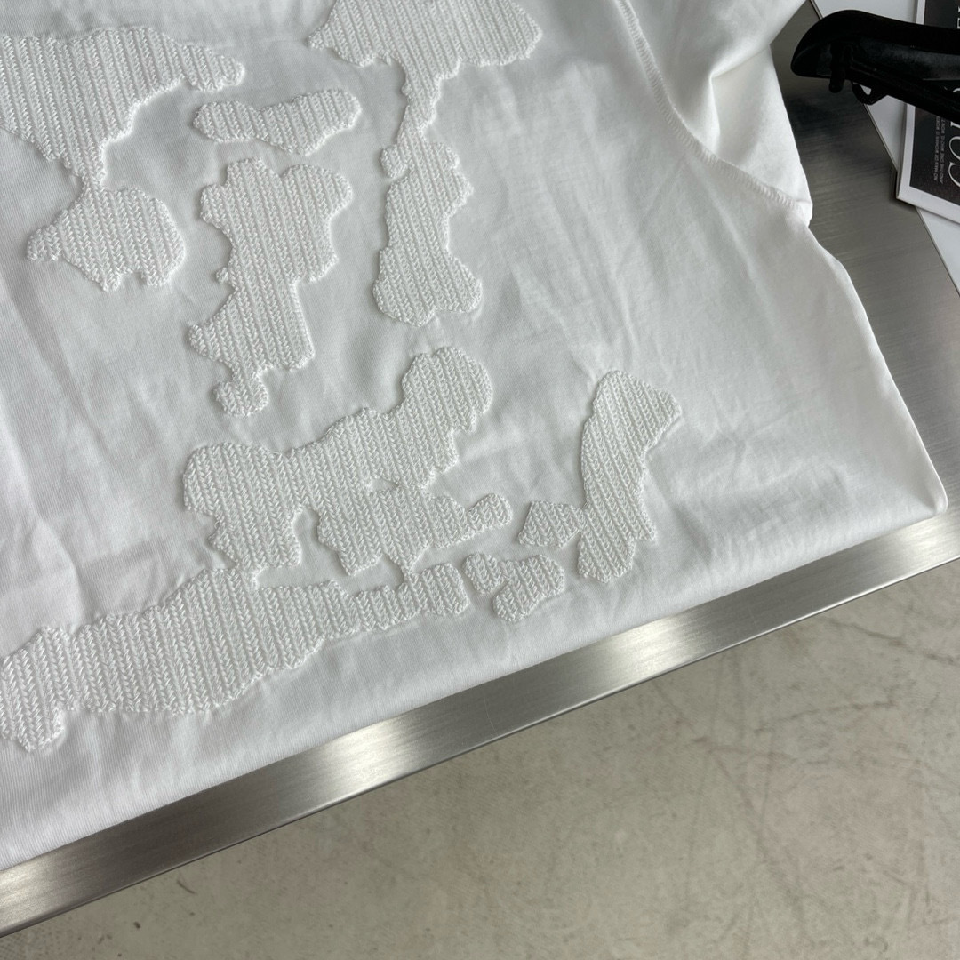 驴牌 25ss短袖系列尺码: M-5XL版型：微阔版型克重：260克重 成份：100%棉 潮棉面料 面料