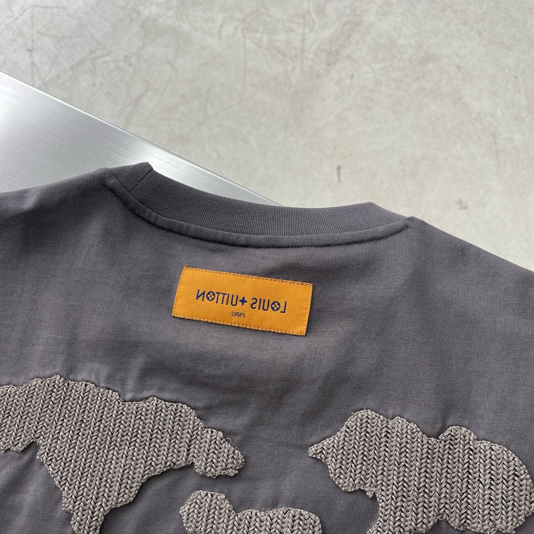 驴牌 25ss短袖系列尺码: M-5XL版型：微阔版型克重：260克重 成份：100%棉 潮棉面料 面料