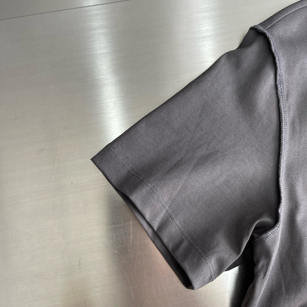 驴牌 25ss短袖系列尺码: M-5XL版型：微阔版型克重：260克重 成份：100%棉 潮棉面料 面料