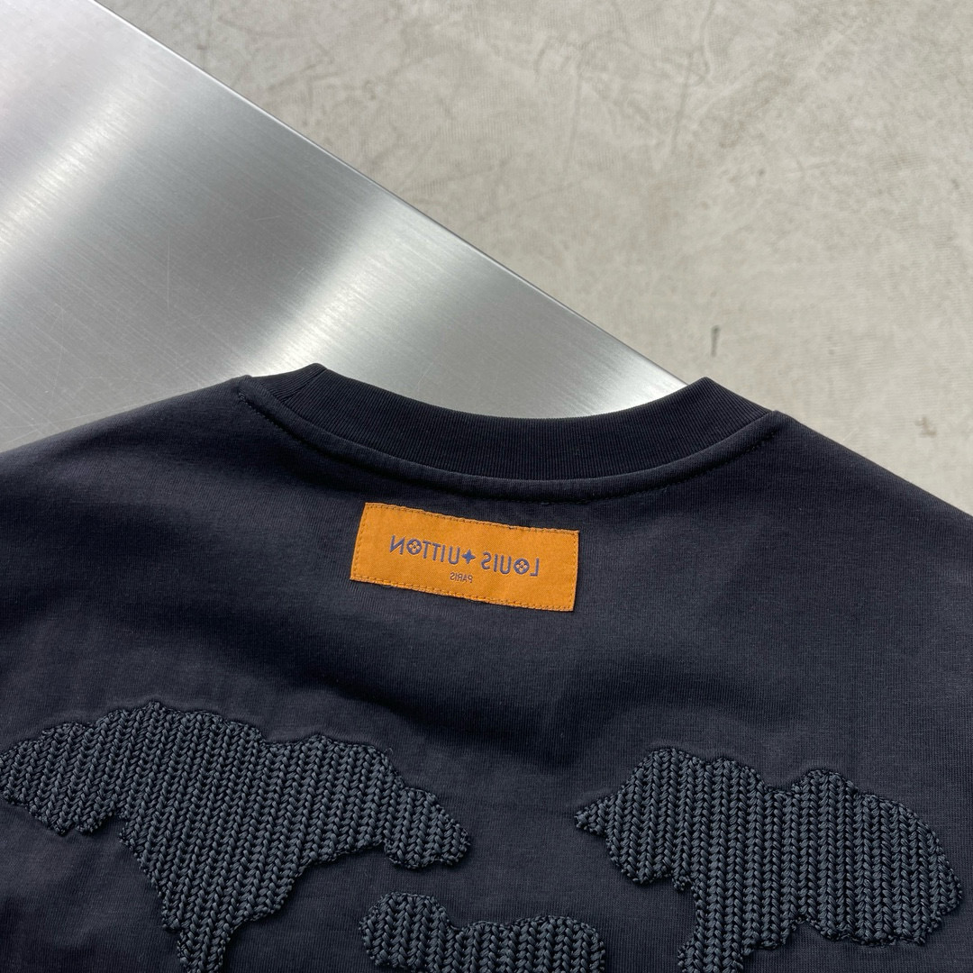 驴牌 25ss短袖系列尺码: M-5XL版型：微阔版型克重：260克重 成份：100%棉 潮棉面料 面料