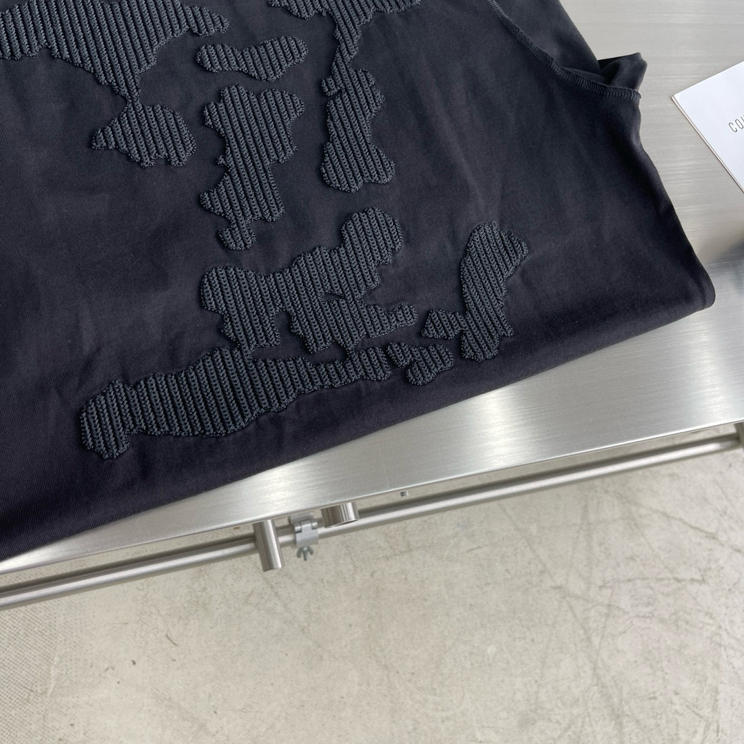 驴牌 25ss短袖系列尺码: M-5XL版型：微阔版型克重：260克重 成份：100%棉 潮棉面料 面料