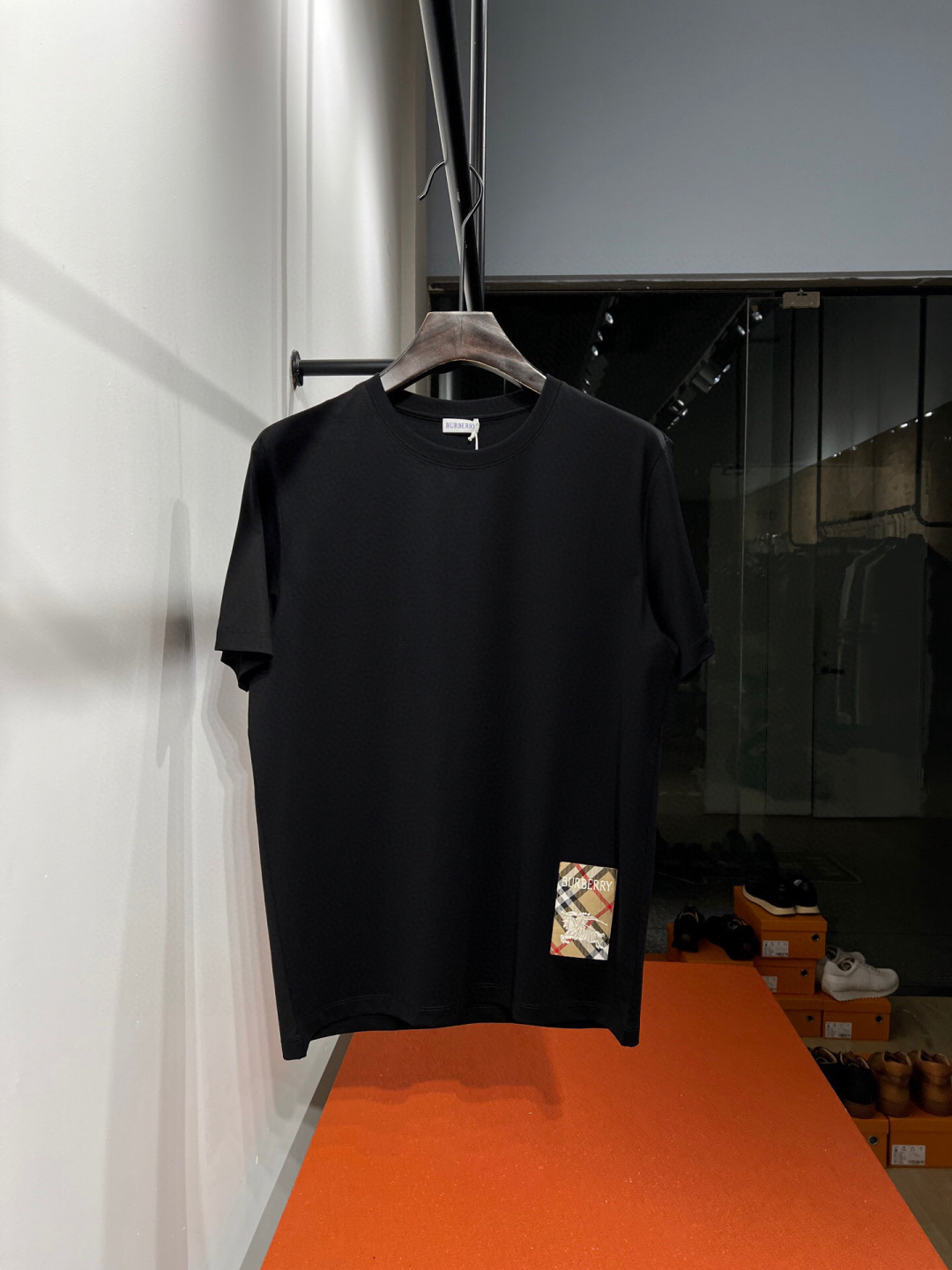 【25春夏新款，男女同款】bur...2025新款设计BUR新款字母短袖T恤。。柜台尝鲜款~~ 又再来袭