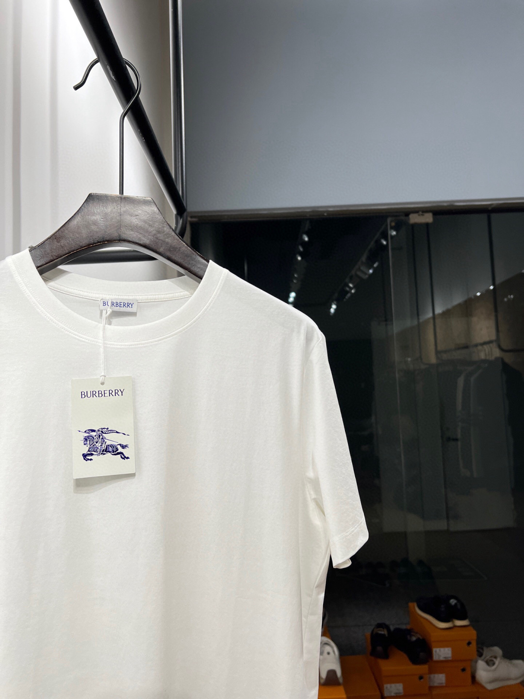 【25春夏新款，男女同款】bur...2025新款设计BUR新款字母短袖T恤。。柜台尝鲜款~~ 又再来袭