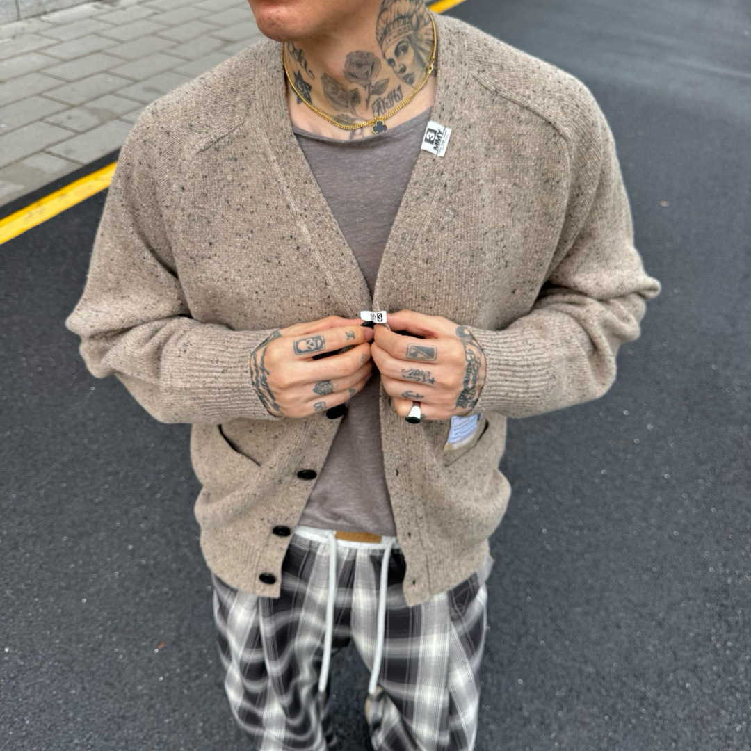 YMM🌟秋冬新款开衫羊毛衣🆕采用优质面料，超级柔软亲肤！内里走线工整细致，高端百搭款，品质可见！码数：S