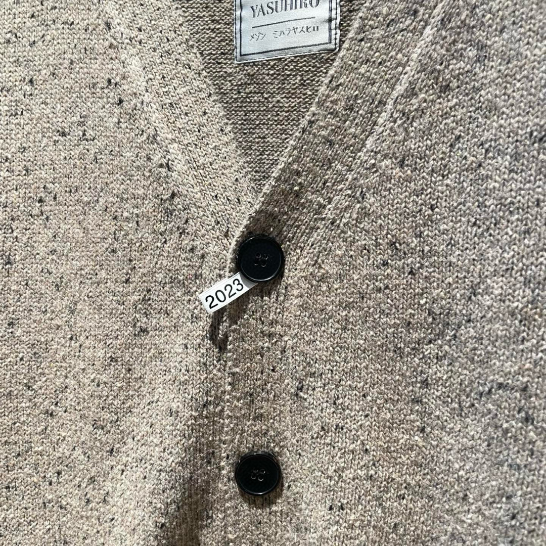 YMM🌟秋冬新款开衫羊毛衣🆕采用优质面料，超级柔软亲肤！内里走线工整细致，高端百搭款，品质可见！码数：S