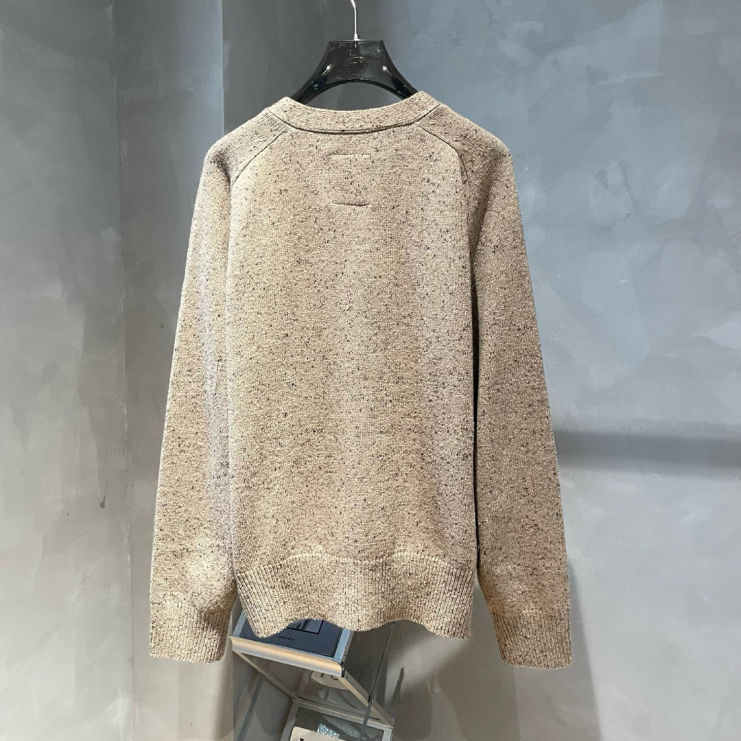 YMM🌟秋冬新款开衫羊毛衣🆕采用优质面料，超级柔软亲肤！内里走线工整细致，高端百搭款，品质可见！码数：S