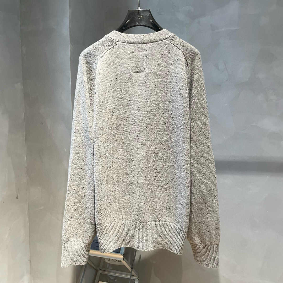 YMM🌟秋冬新款开衫羊毛衣🆕采用优质面料，超级柔软亲肤！内里走线工整细致，高端百搭款，品质可见！码数：S