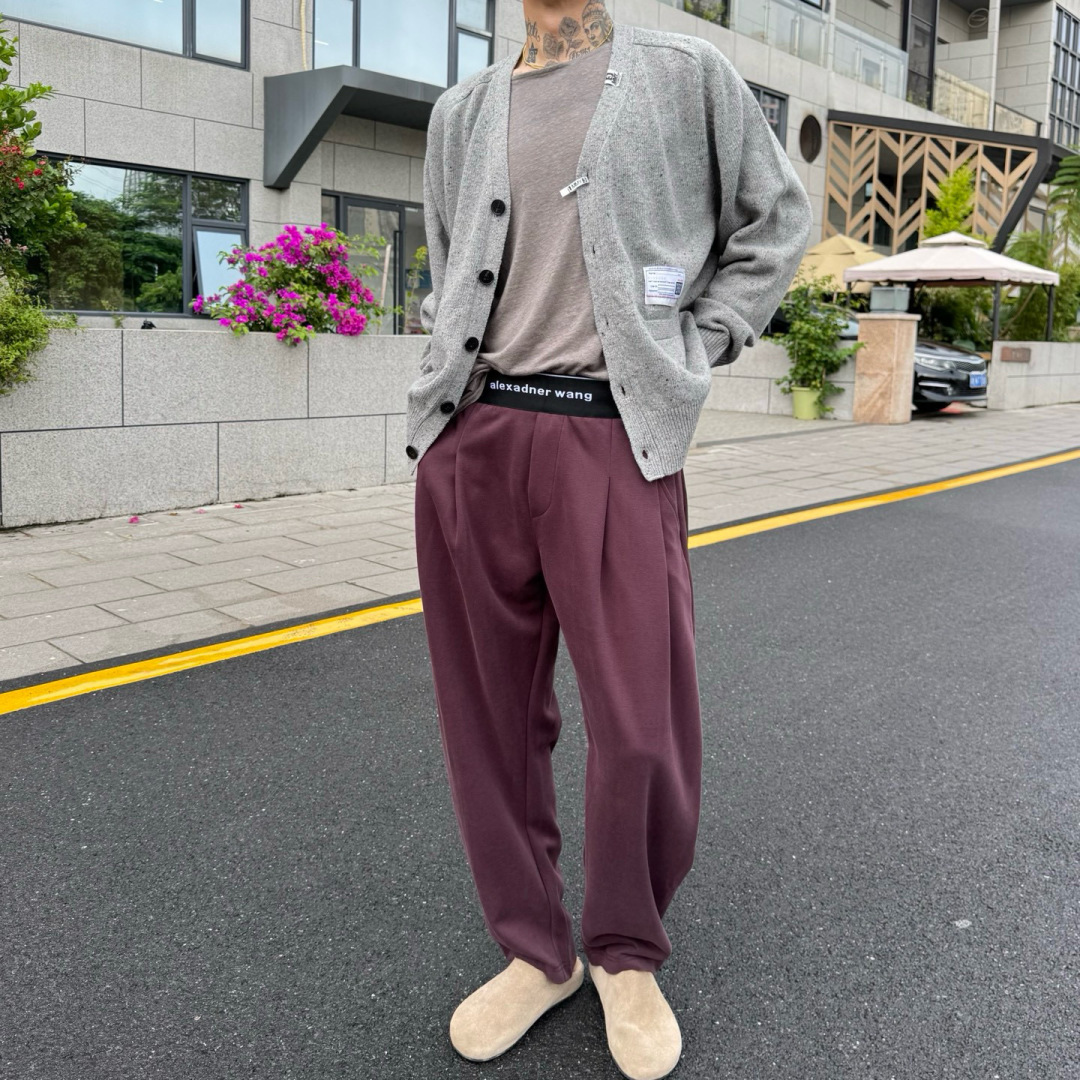 YMM🌟秋冬新款开衫羊毛衣🆕采用优质面料，超级柔软亲肤！内里走线工整细致，高端百搭款，品质可见！码数：S