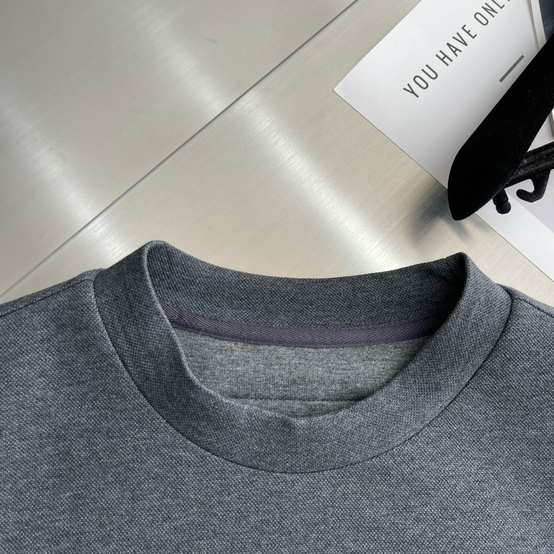 驴牌 2025秋冬卫衣系列尺码: m-3XL版型：常规卫衣版型克重：380克重成份：珠地空气层面料 纹路