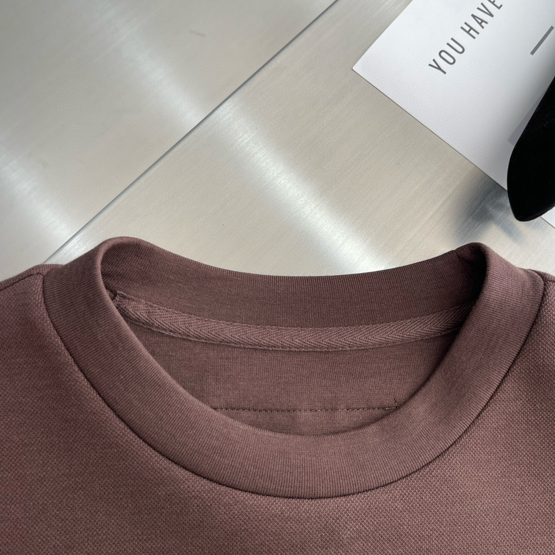 驴牌 2025秋冬卫衣系列尺码: m-3XL版型：常规卫衣版型克重：380克重成份：珠地空气层面料 纹路