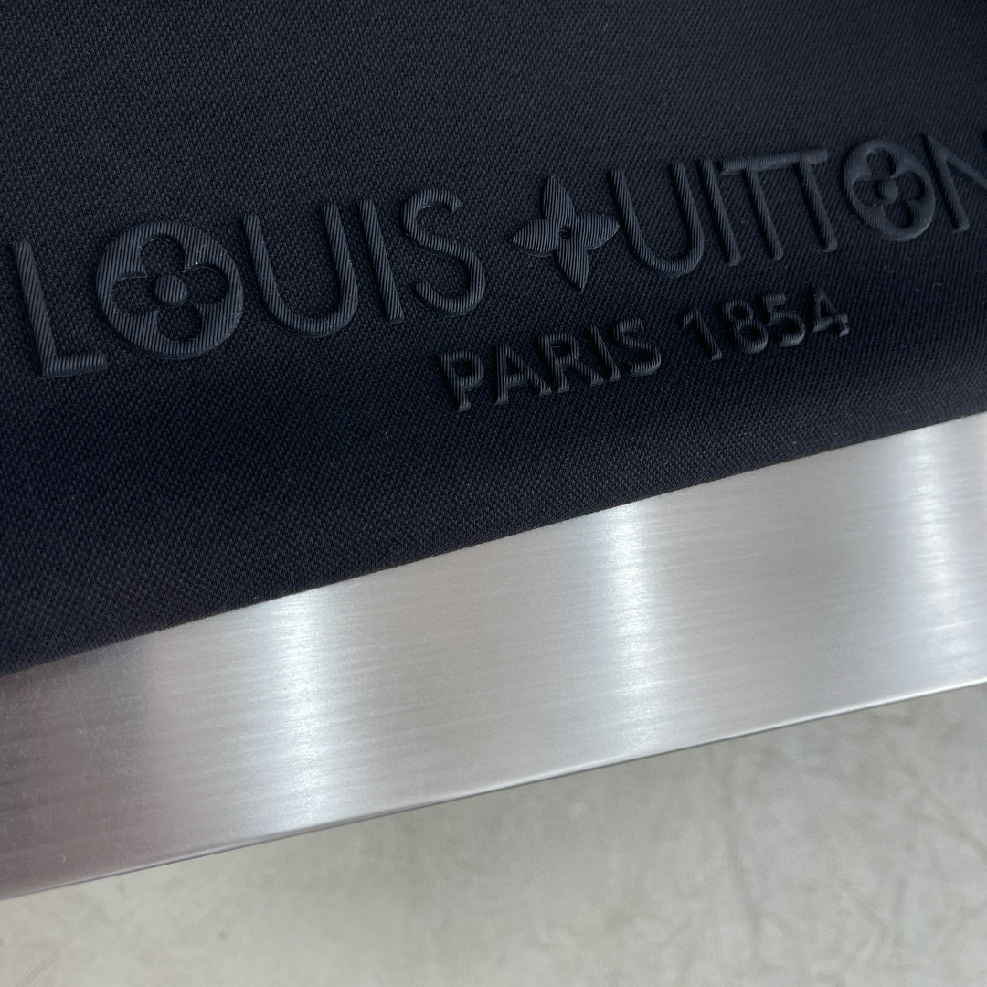 驴牌 2025秋冬卫衣系列尺码: m-3XL版型：常规卫衣版型克重：380克重成份：珠地空气层面料 纹路