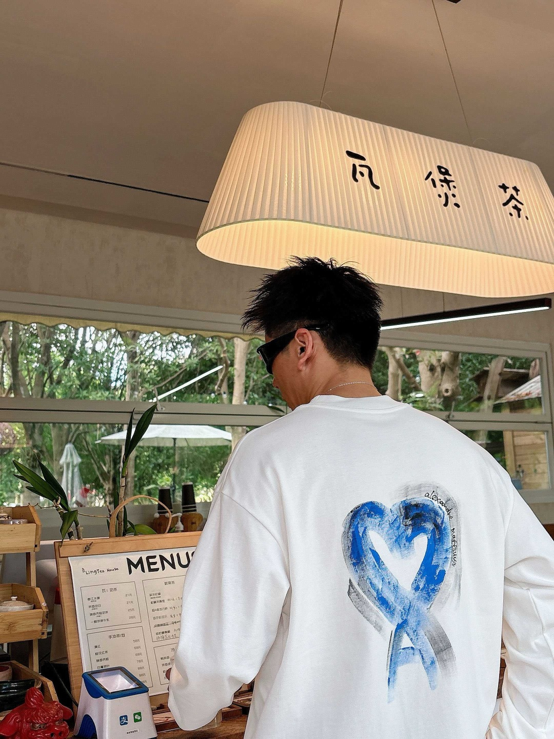 25新款长袖阔版T恤颜色：黑，白尺码：S-XL