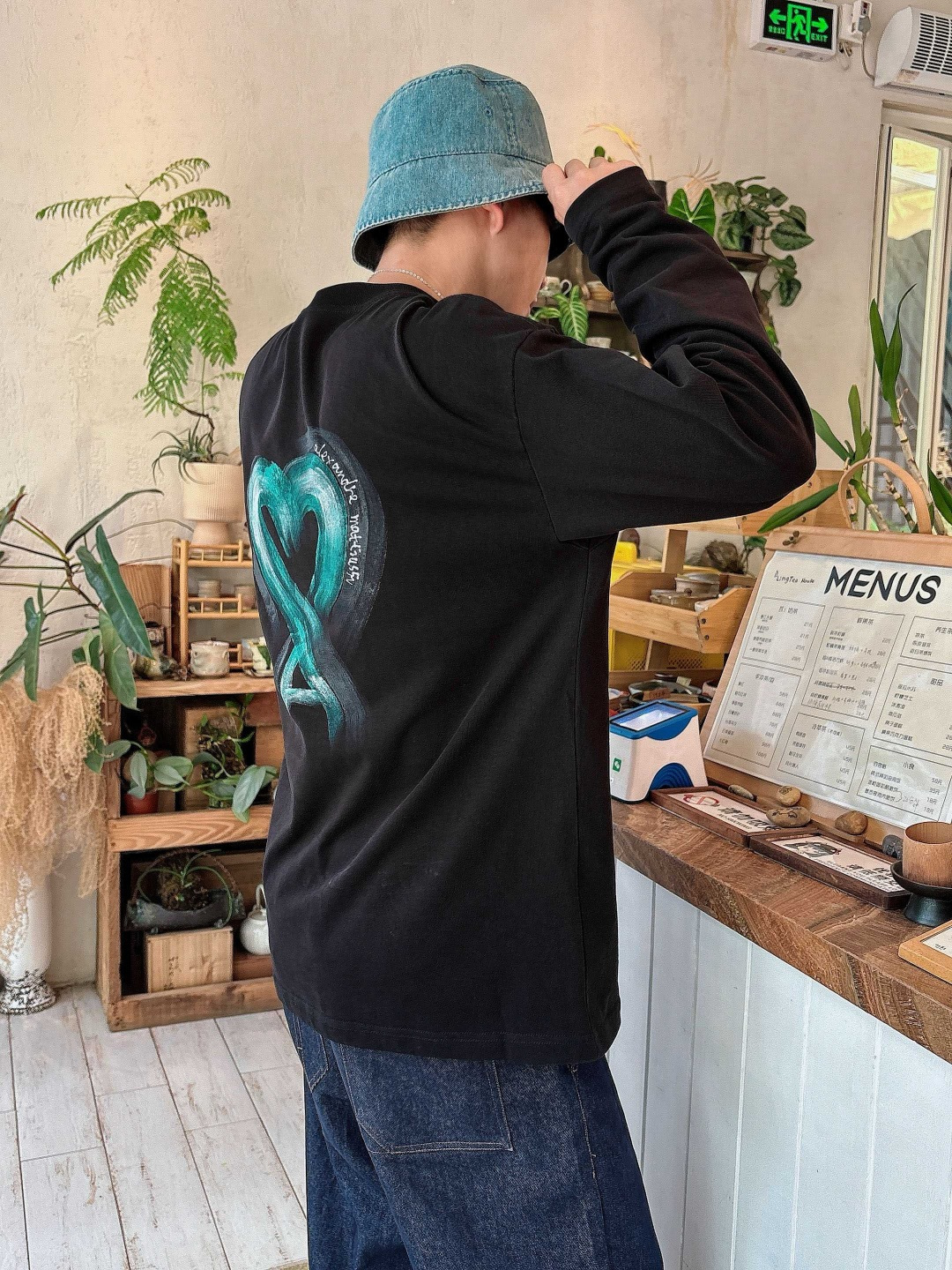 25新款长袖阔版T恤颜色：黑，白尺码：S-XL