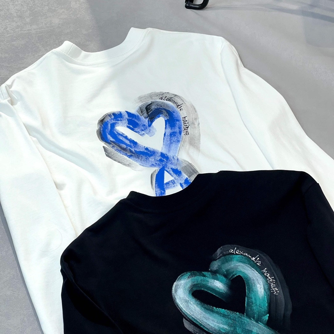 25新款长袖阔版T恤颜色：黑，白尺码：S-XL