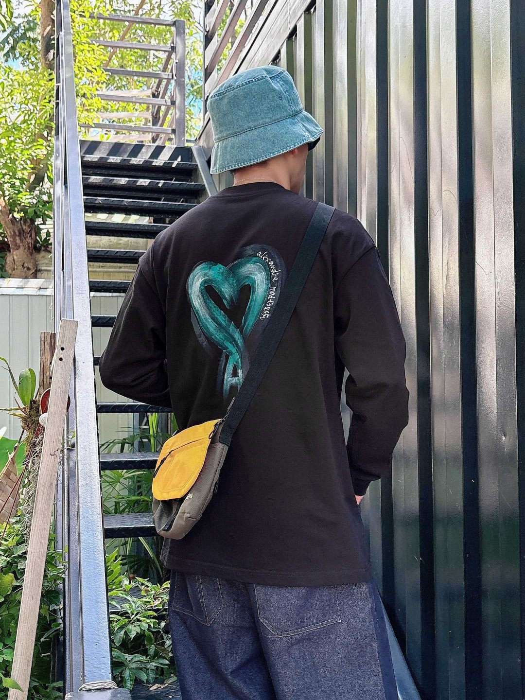 25新款长袖阔版T恤颜色：黑，白尺码：S-XL