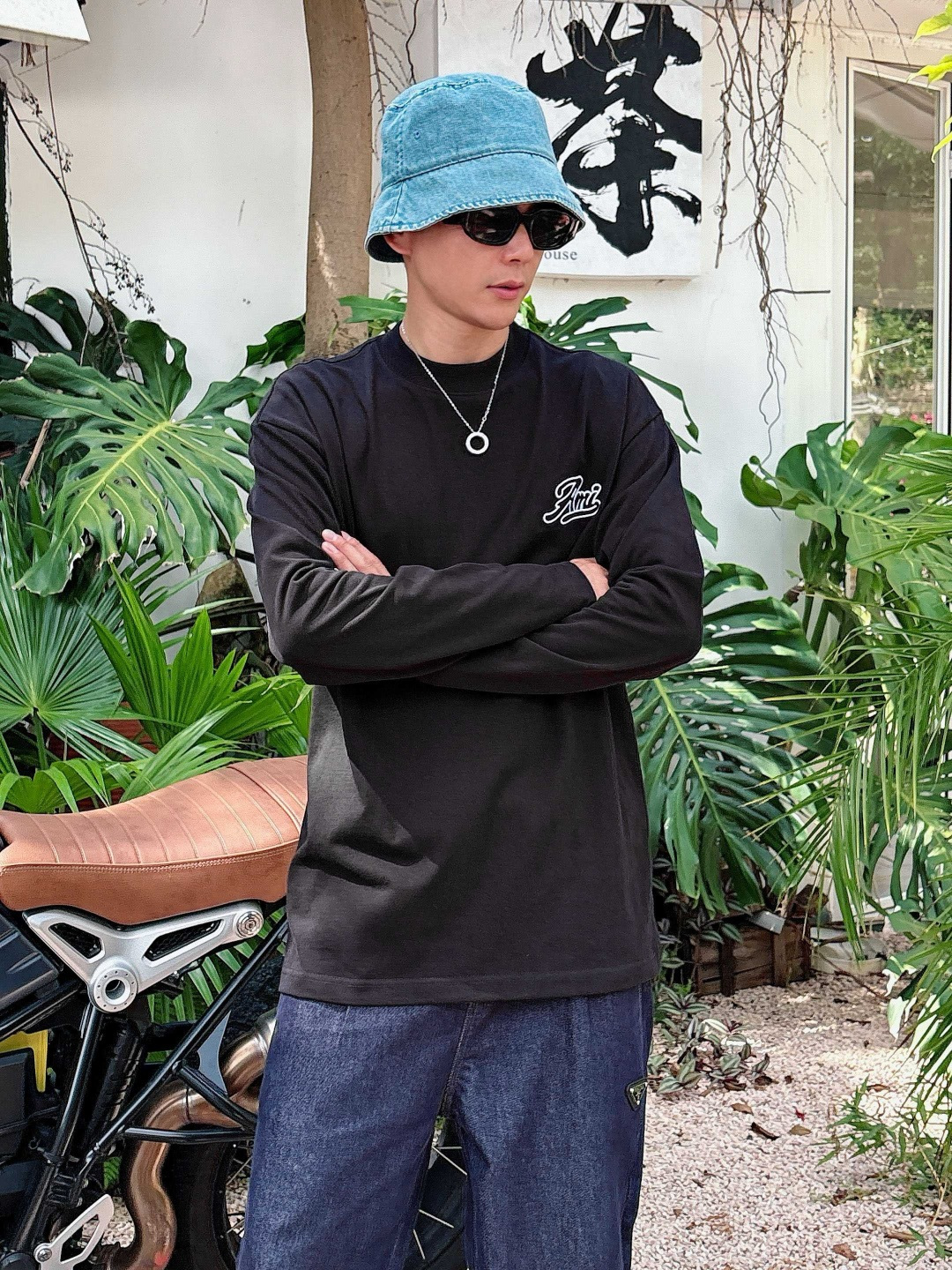 25新款长袖阔版T恤颜色：黑，白尺码：S-XL