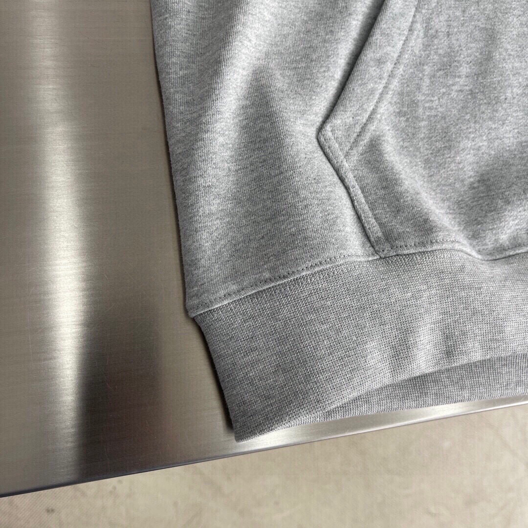 驴牌，新款连帽卫衣，面料采用顶级原版精梳棉面料，胶印logo工艺，顶级的做工，高端品质。尺码: S-XL