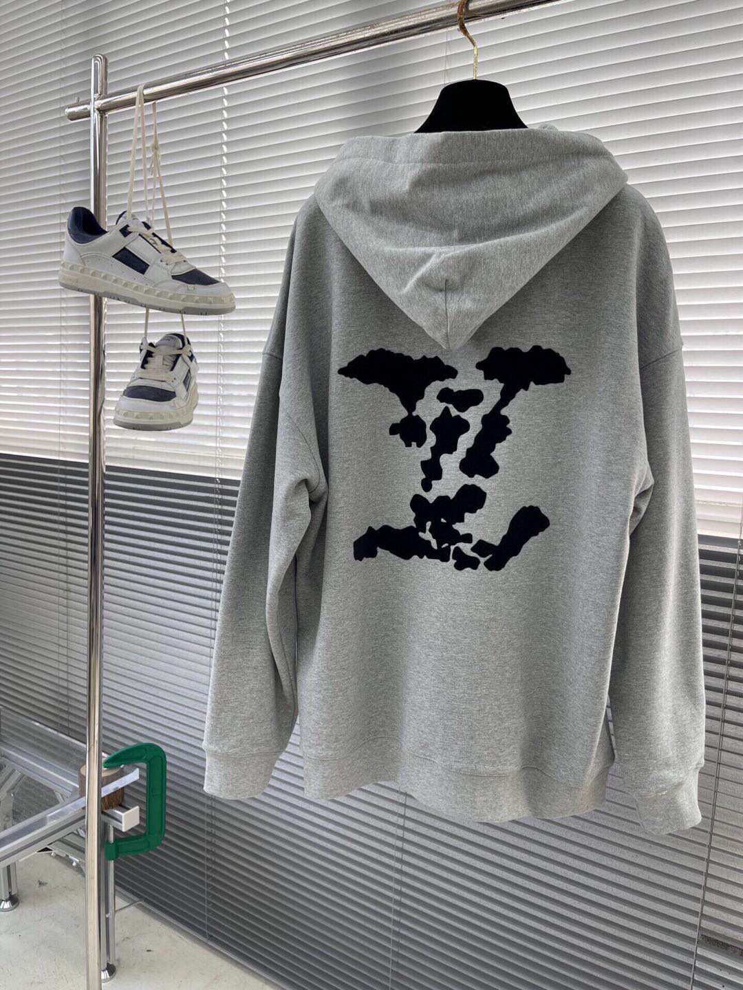 驴牌，新款连帽卫衣，面料采用顶级原版精梳棉面料，胶印logo工艺，顶级的做工，高端品质。尺码: S-XL
