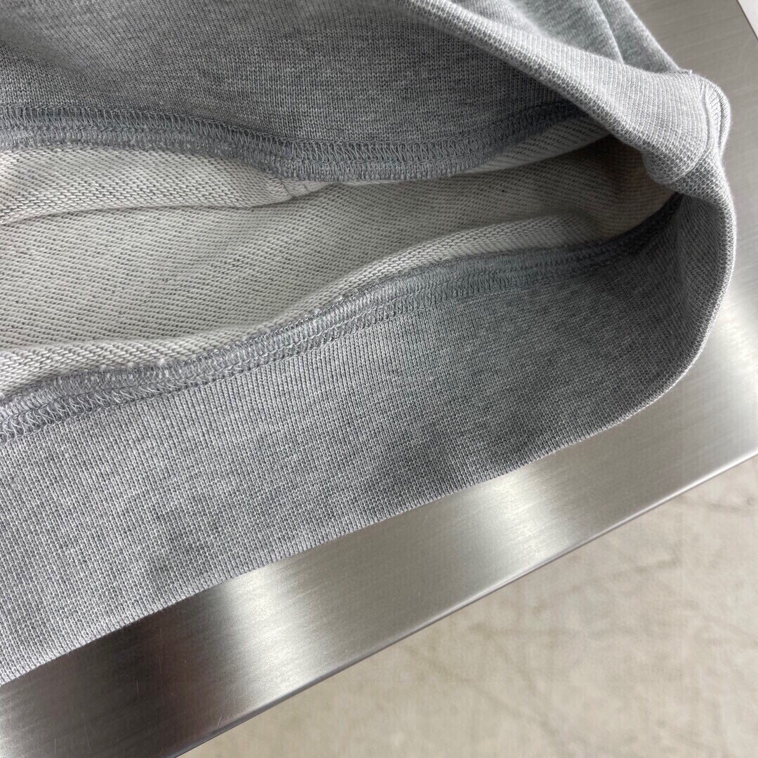 驴牌，新款连帽卫衣，面料采用顶级原版精梳棉面料，胶印logo工艺，顶级的做工，高端品质。尺码: S-XL