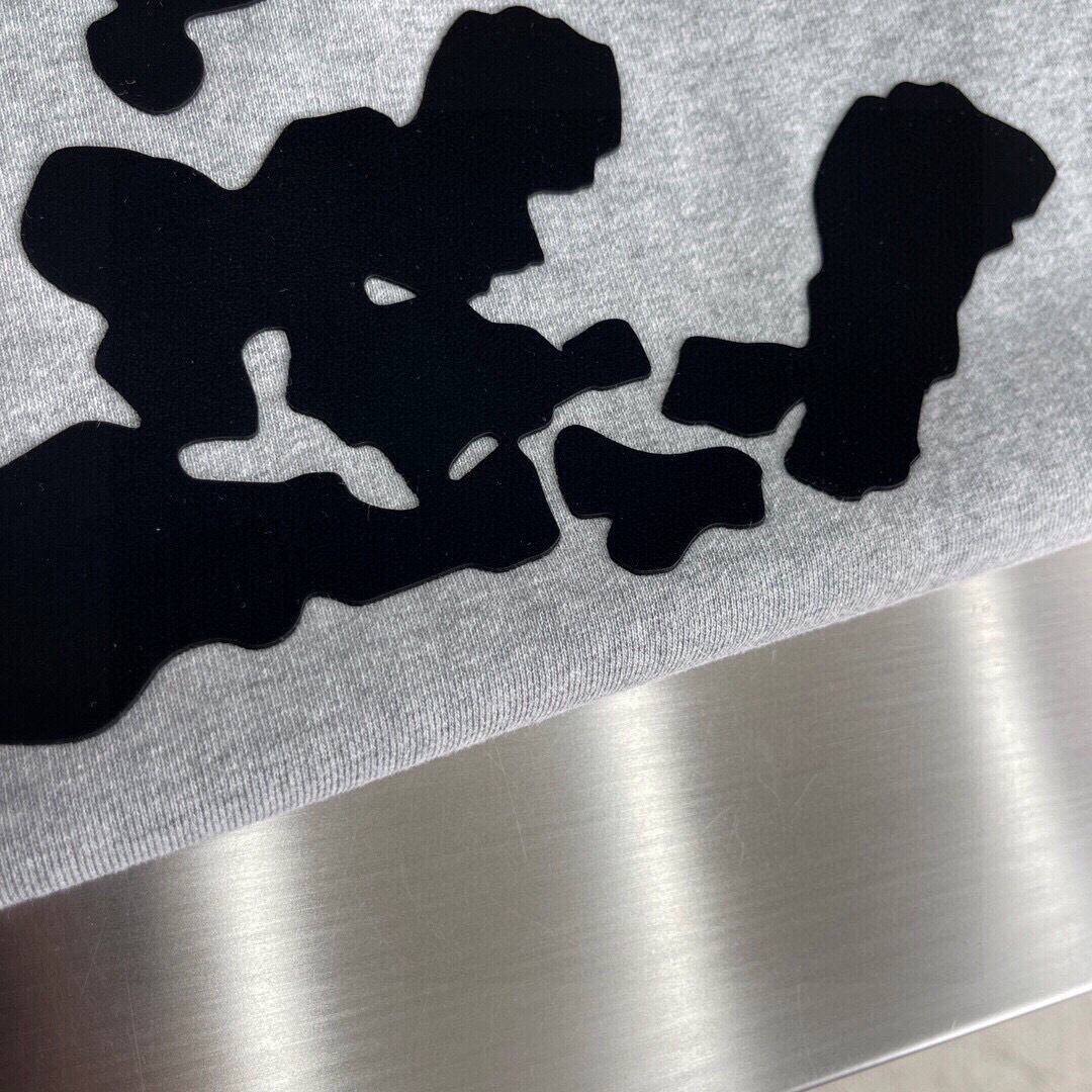 驴牌，新款连帽卫衣，面料采用顶级原版精梳棉面料，胶印logo工艺，顶级的做工，高端品质。尺码: S-XL