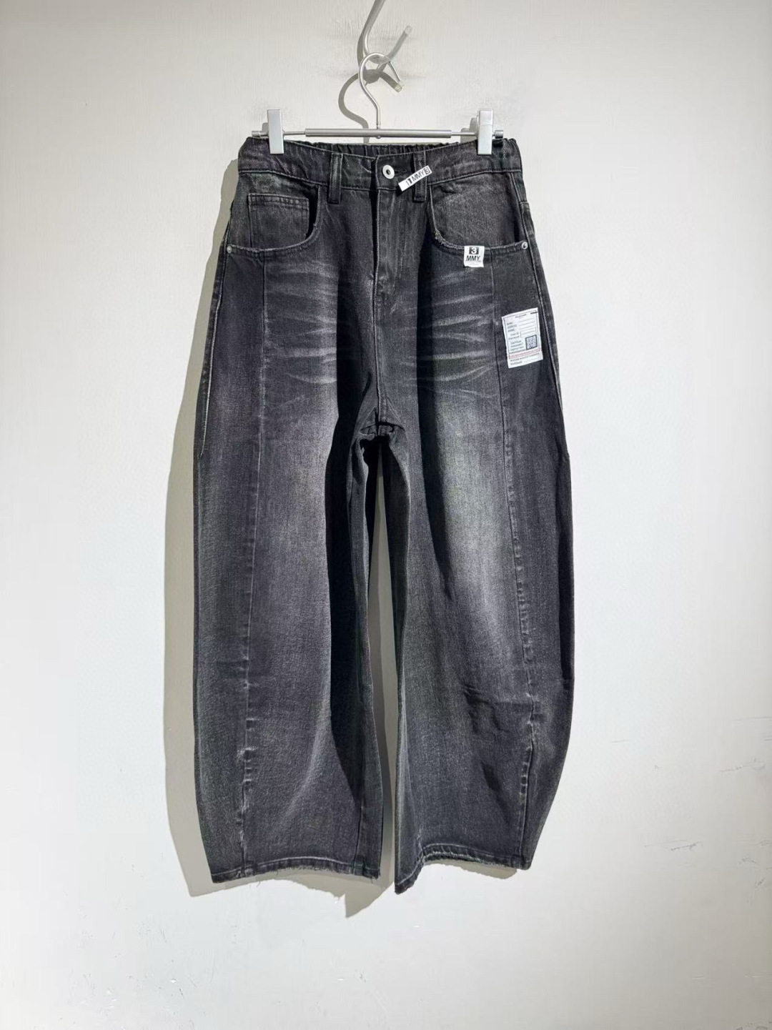 超帅双侧弧度设计牛仔，25款秋冬超好看的极简弹力腰头直筒牛仔裤，mmy三原康裕采用优质牛仔面料打造，别具