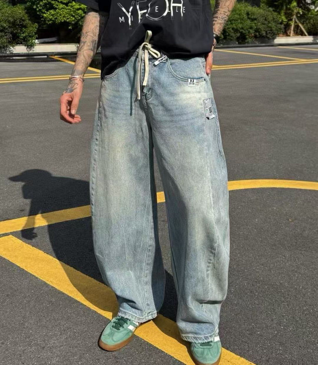 超帅双侧弧度设计牛仔，25款秋冬超好看的极简弹力腰头直筒牛仔裤，mmy三原康裕采用优质牛仔面料打造，别具