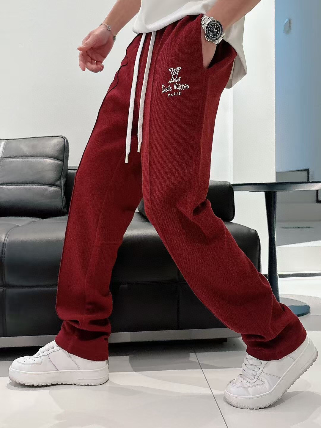 驴牌 2025早秋款休闲卫裤尺码：M-3XL版型：直筒裤型工艺：针织提花面料 重榜梯极双面 前幅工log