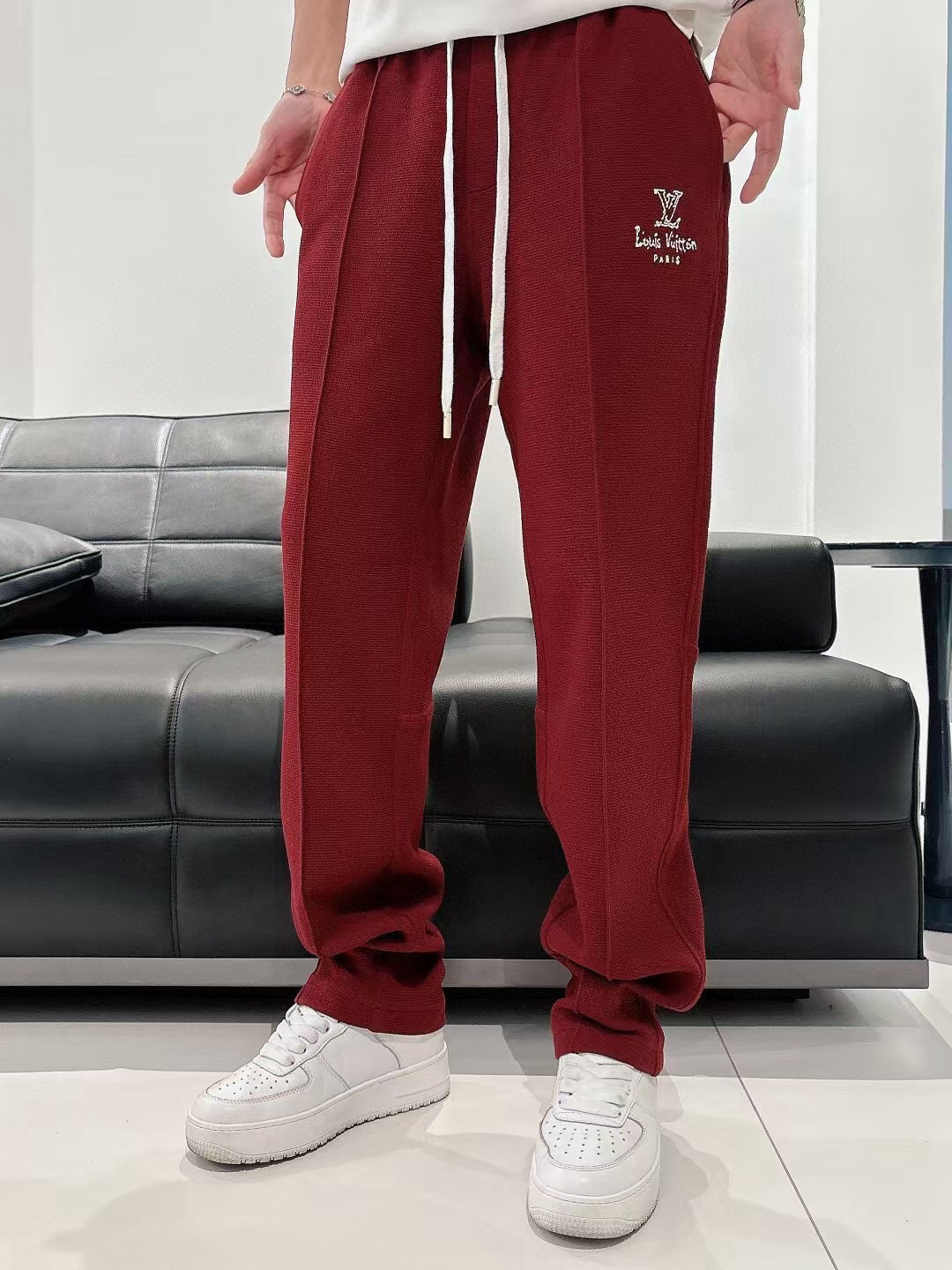 驴牌 2025早秋款休闲卫裤尺码：M-3XL版型：直筒裤型工艺：针织提花面料 重榜梯极双面 前幅工log