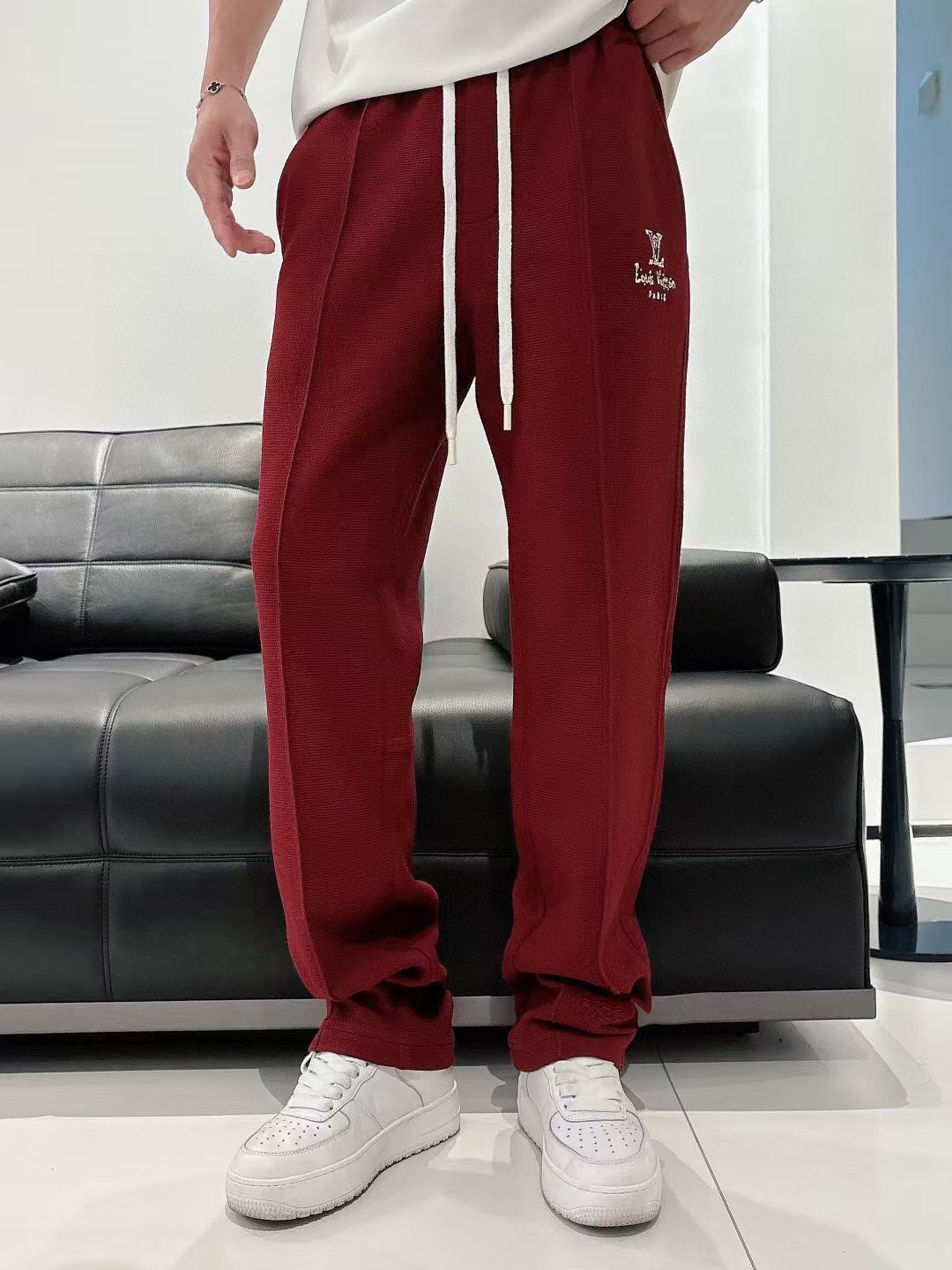 驴牌 2025早秋款休闲卫裤尺码：M-3XL版型：直筒裤型工艺：针织提花面料 重榜梯极双面 前幅工log