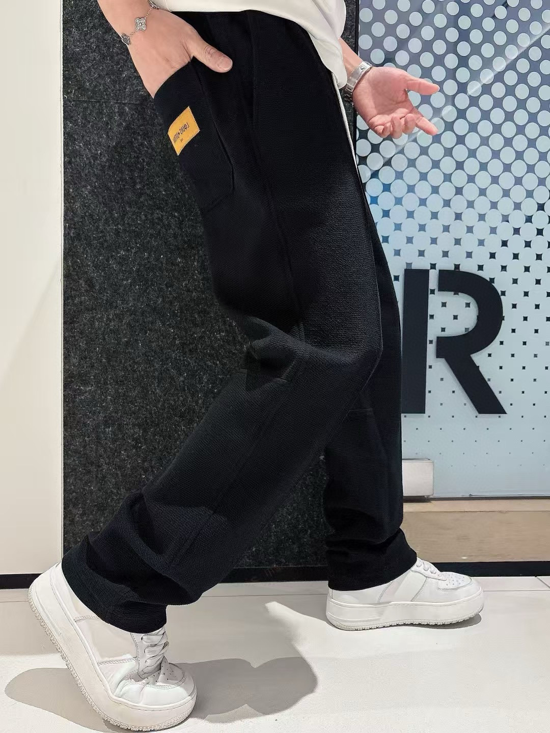 驴牌 2025早秋款休闲卫裤尺码：M-3XL版型：直筒裤型工艺：针织提花面料 重榜梯极双面 前幅工log