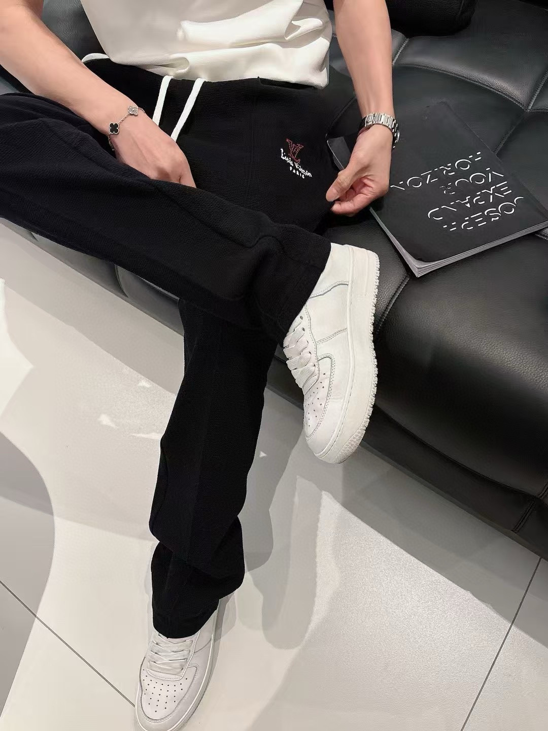 驴牌 2025早秋款休闲卫裤尺码：M-3XL版型：直筒裤型工艺：针织提花面料 重榜梯极双面 前幅工log