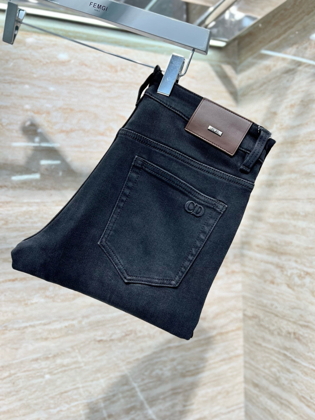 D家牛仔裤𝟐𝟎𝟐𝟓秋冬上新高订轻奢牛仔 现货供应 特殊成份莱赛尔面料 𝟏𝟓𝟖𝟐# 烟灰 码数: 𝟐𝟗-𝟑