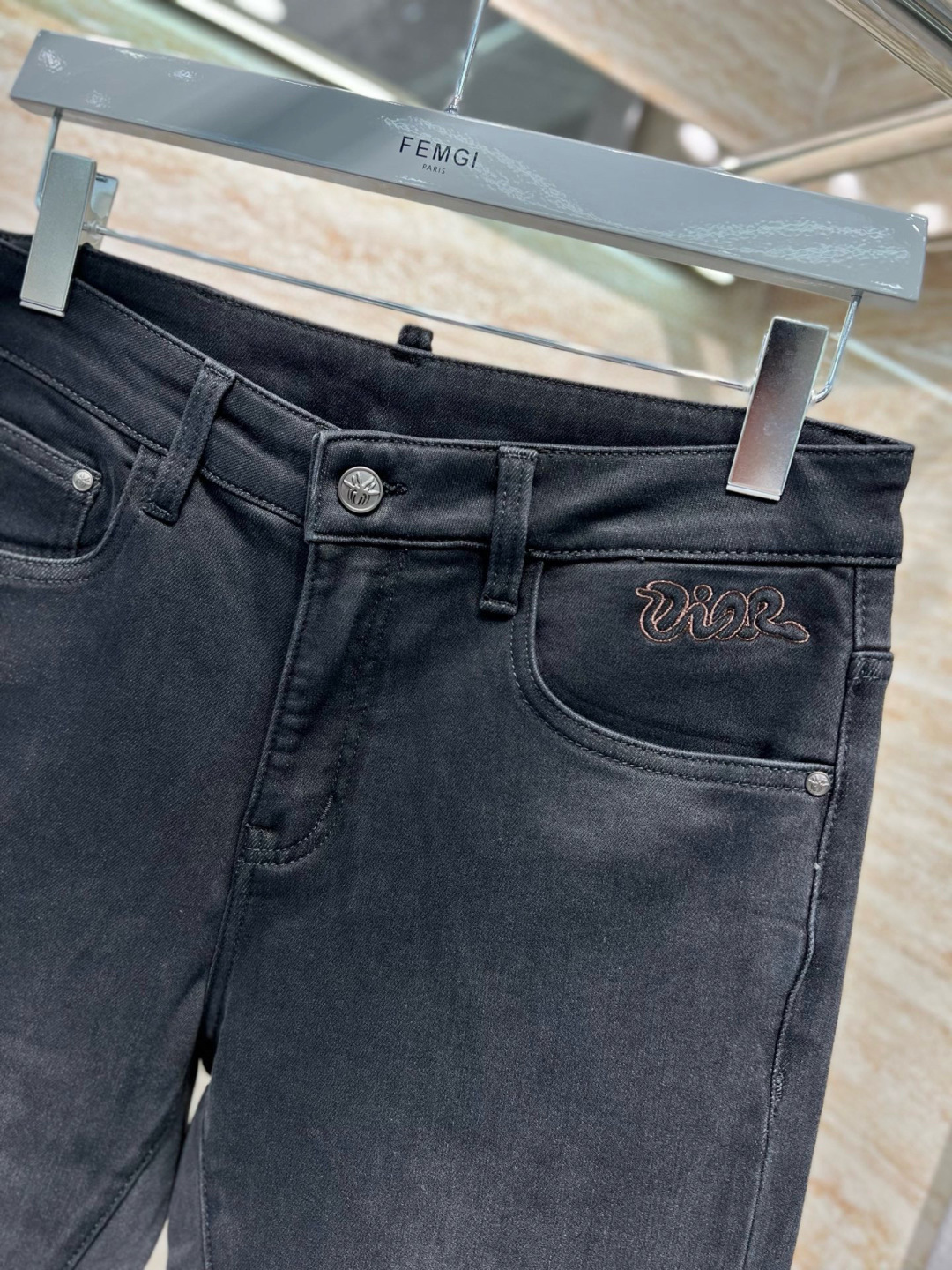 D家牛仔裤𝟐𝟎𝟐𝟓秋冬上新高订轻奢牛仔 现货供应 特殊成份莱赛尔面料 𝟏𝟓𝟖𝟐# 烟灰 码数: 𝟐𝟗-𝟑