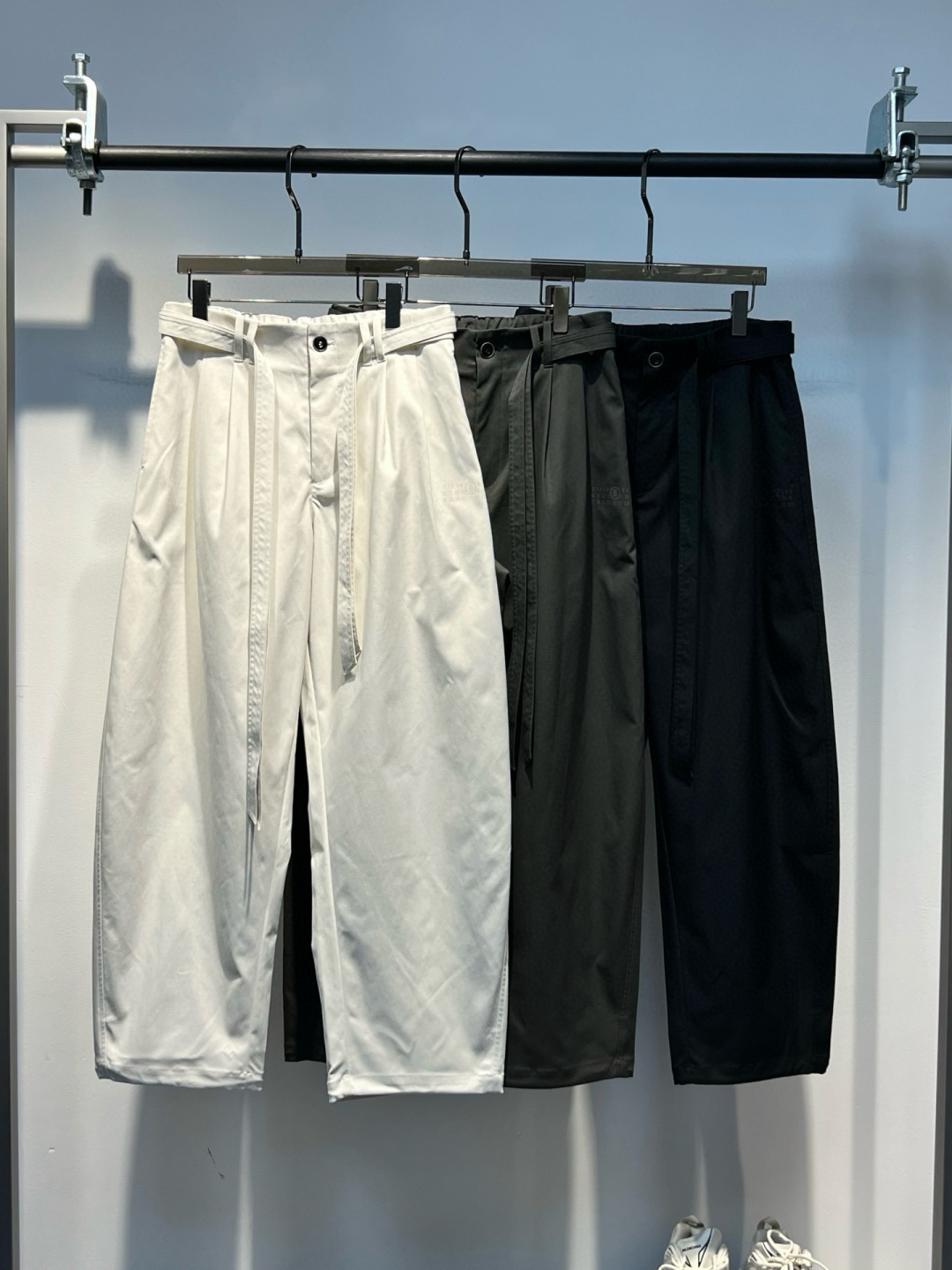 马吉拉新款秋冬裤子🆕颜色：黑，杏，绿码数：M-3XL款号：5203