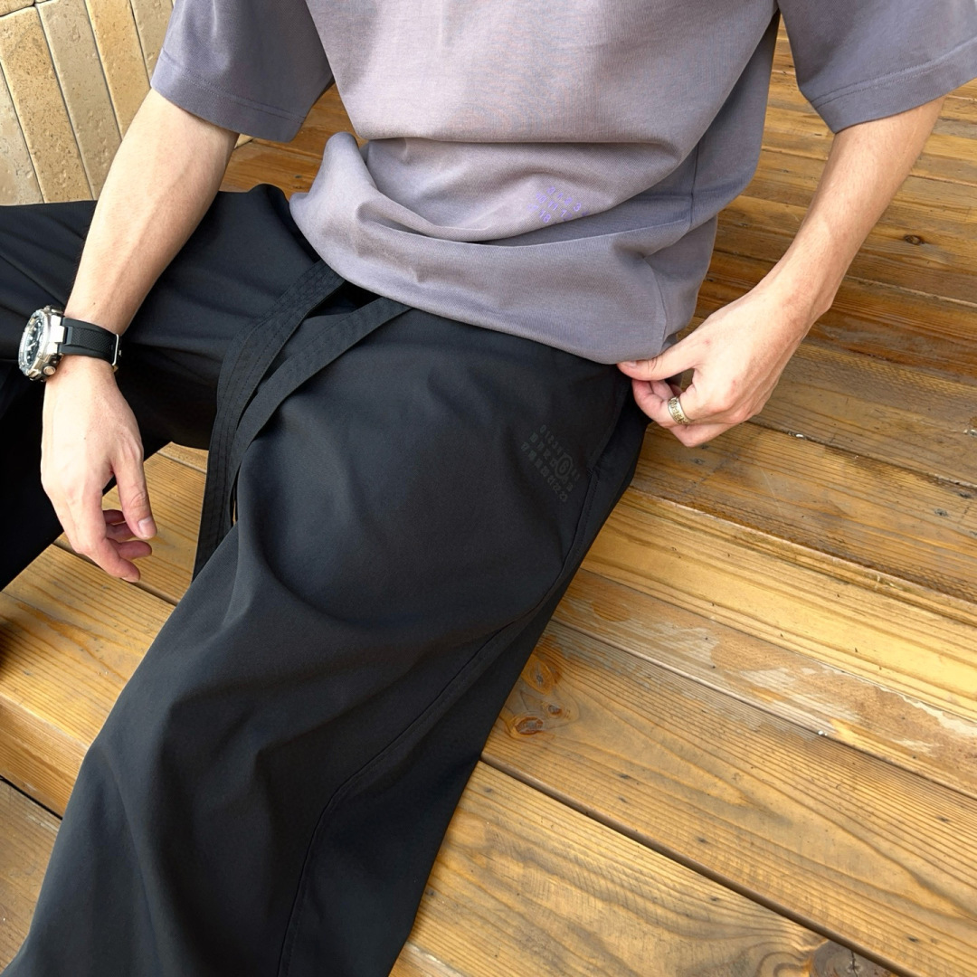 马吉拉新款秋冬裤子🆕颜色：黑，杏，绿码数：M-3XL款号：5203