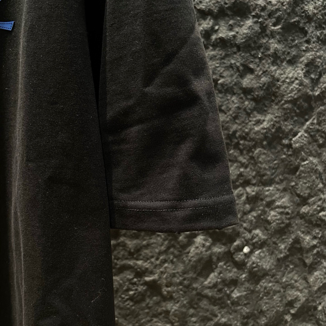 YSL🌟夏季短袖采用优质棉质面料，亲肤舒适！版型完美！百搭款！logo设计别具一格，上身效果潮流时尚活力